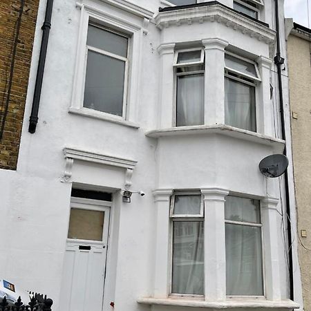 Elmdene Road Apartment Londra Exterior foto