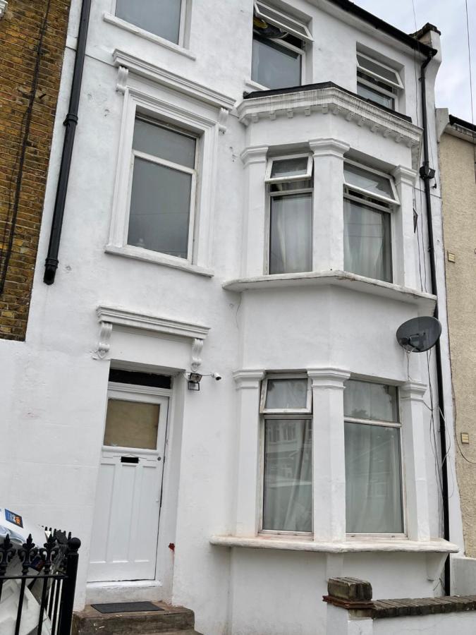 Elmdene Road Apartment Londra Exterior foto